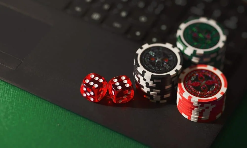 How to boost your winning chances with online slot features?